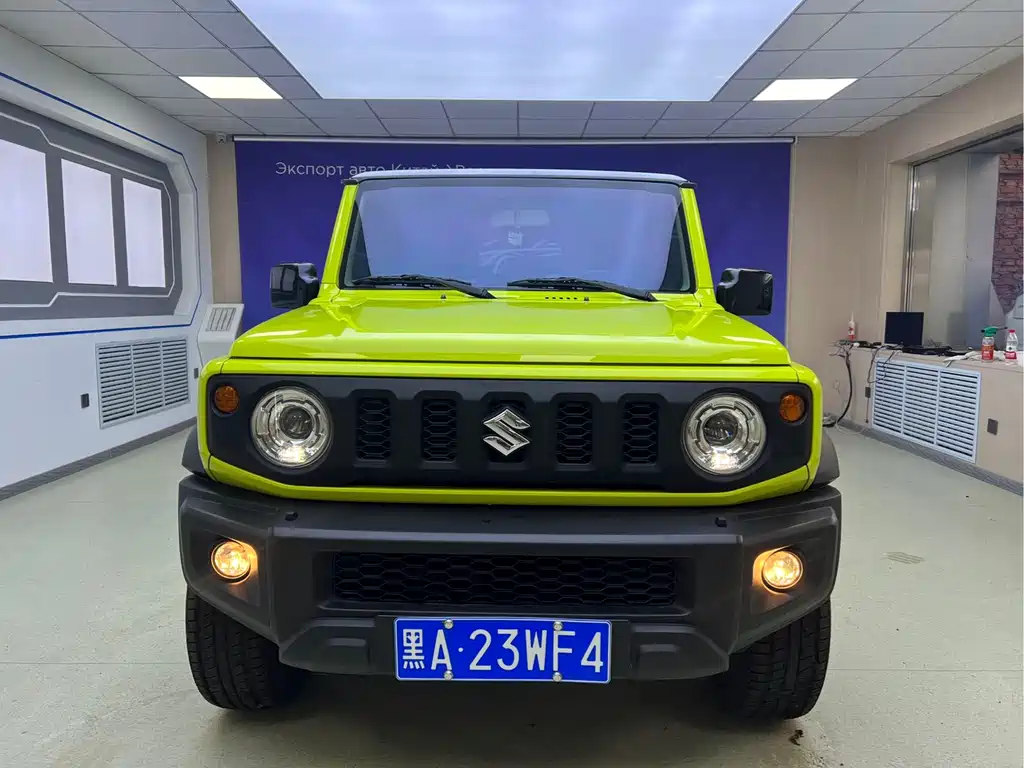 Suzuki Jimny 2023 — фото 1