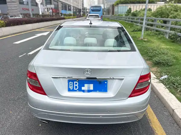 Mercedes-Benz C-Class 2010