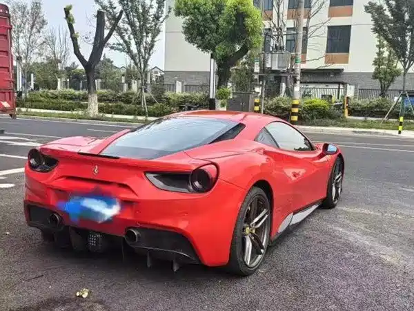 Ferrari 488 2016
