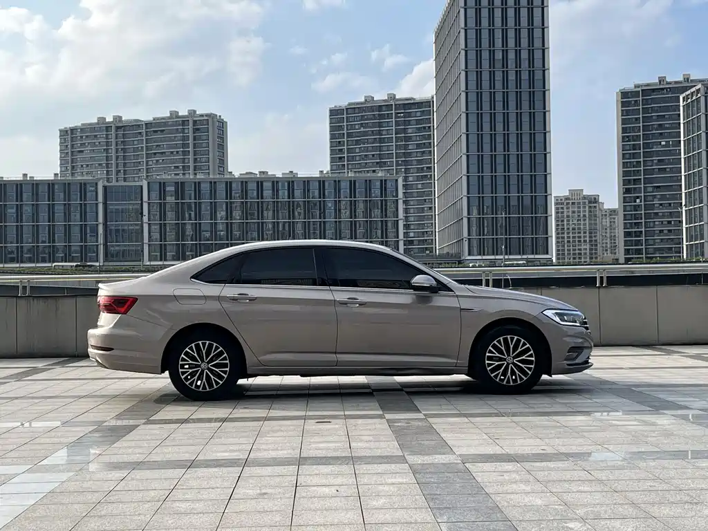 Volkswagen Sagitar 2020