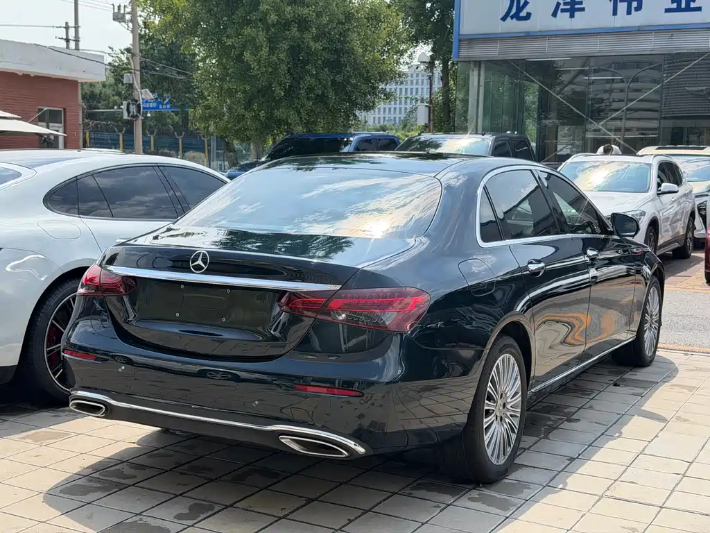 Mercedes-Benz E-Class 2023 — фото 21