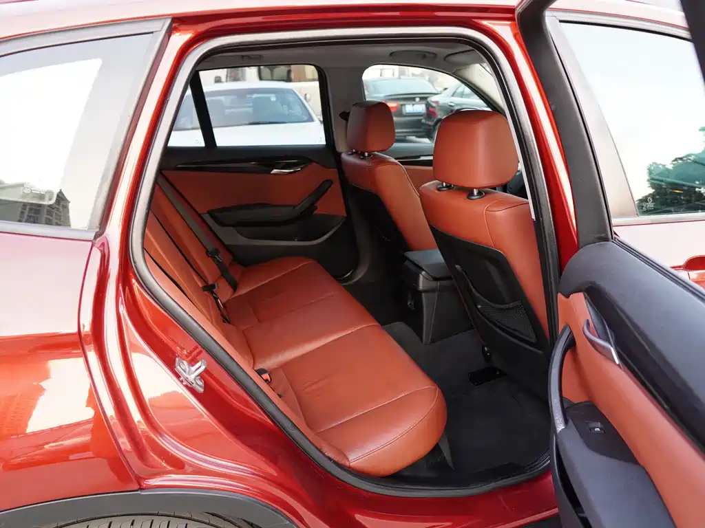 BMW X1 2011 — фото 15
