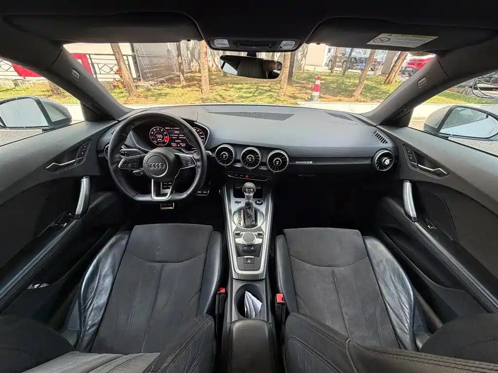 Audi TT 2017 — фото 21