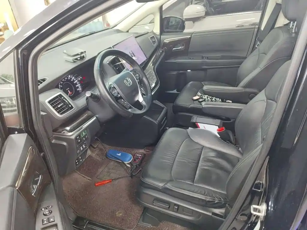 Honda Odyssey 2021 — фото 15