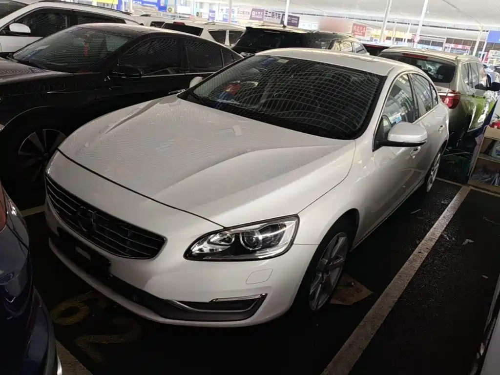Volvo S60 2017 — фото 2
