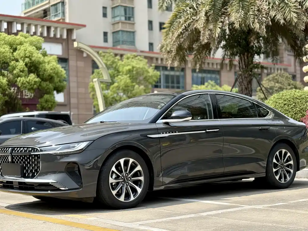 Lincoln Z 2024