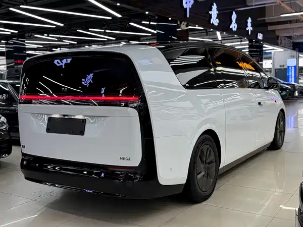 Li Auto MEGA 2025