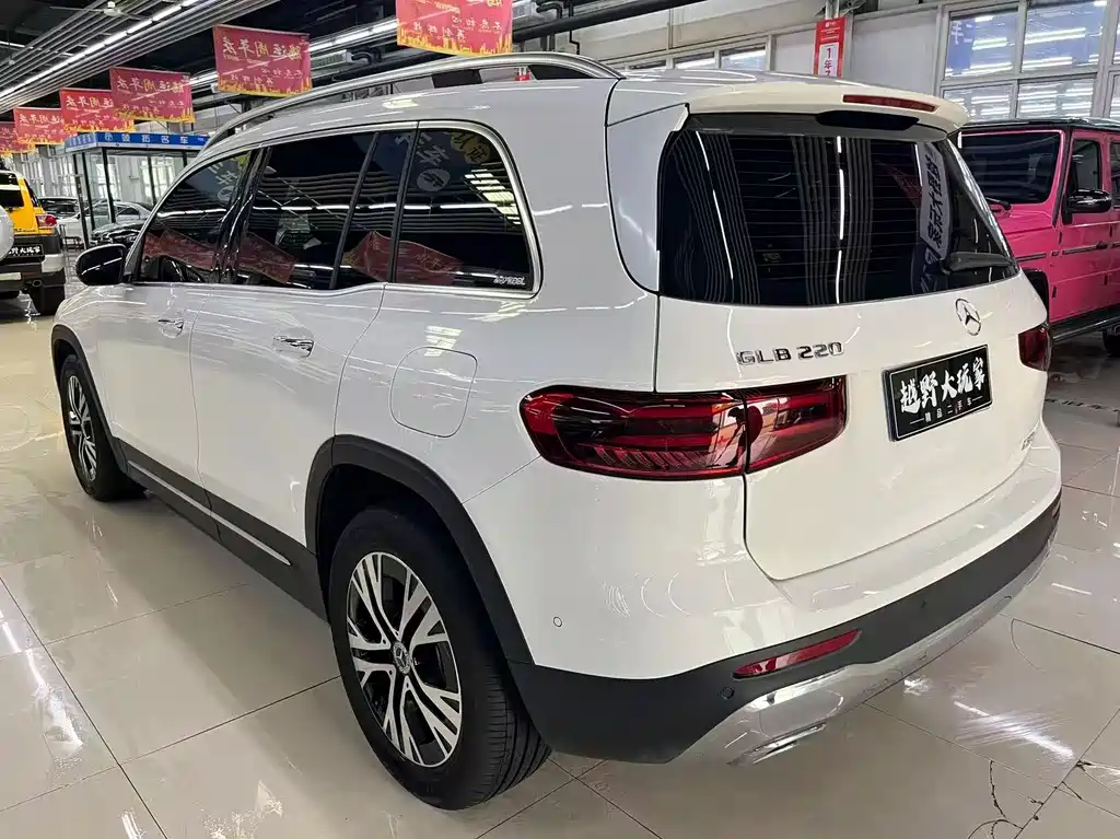 Mercedes-Benz GLB 2025 — фото 4