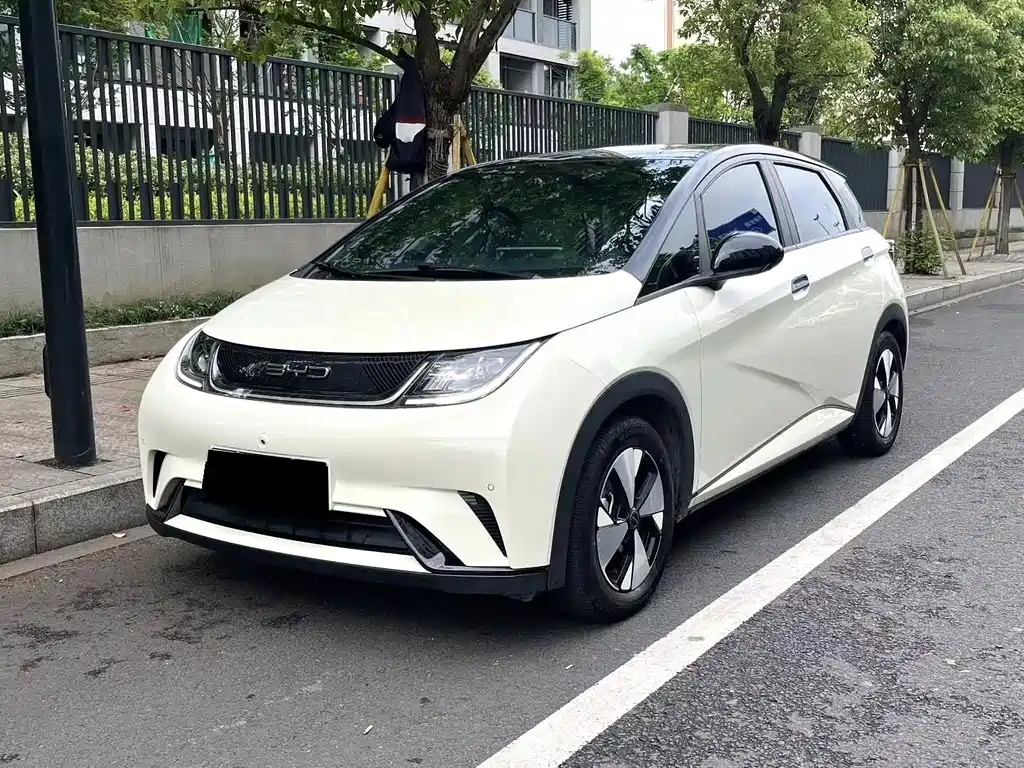 BYD Dolphin 2023