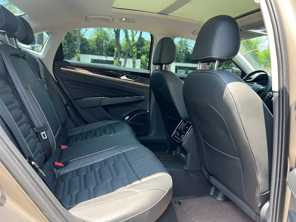 Volkswagen Passat 2020 — фото 9