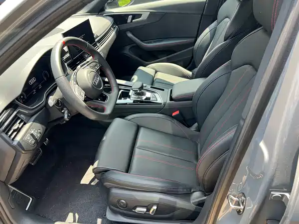 Audi A4L 2025