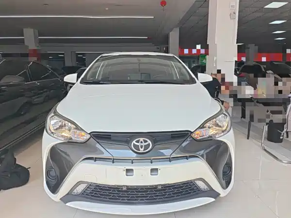 Toyota Yaris L 2021