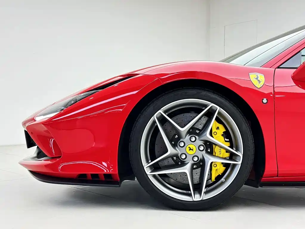 Ferrari F8 2022 — фото 8