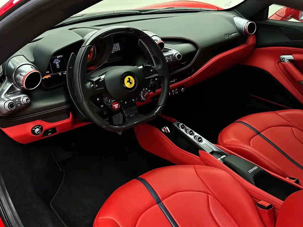 Ferrari F8 2022 — фото 21