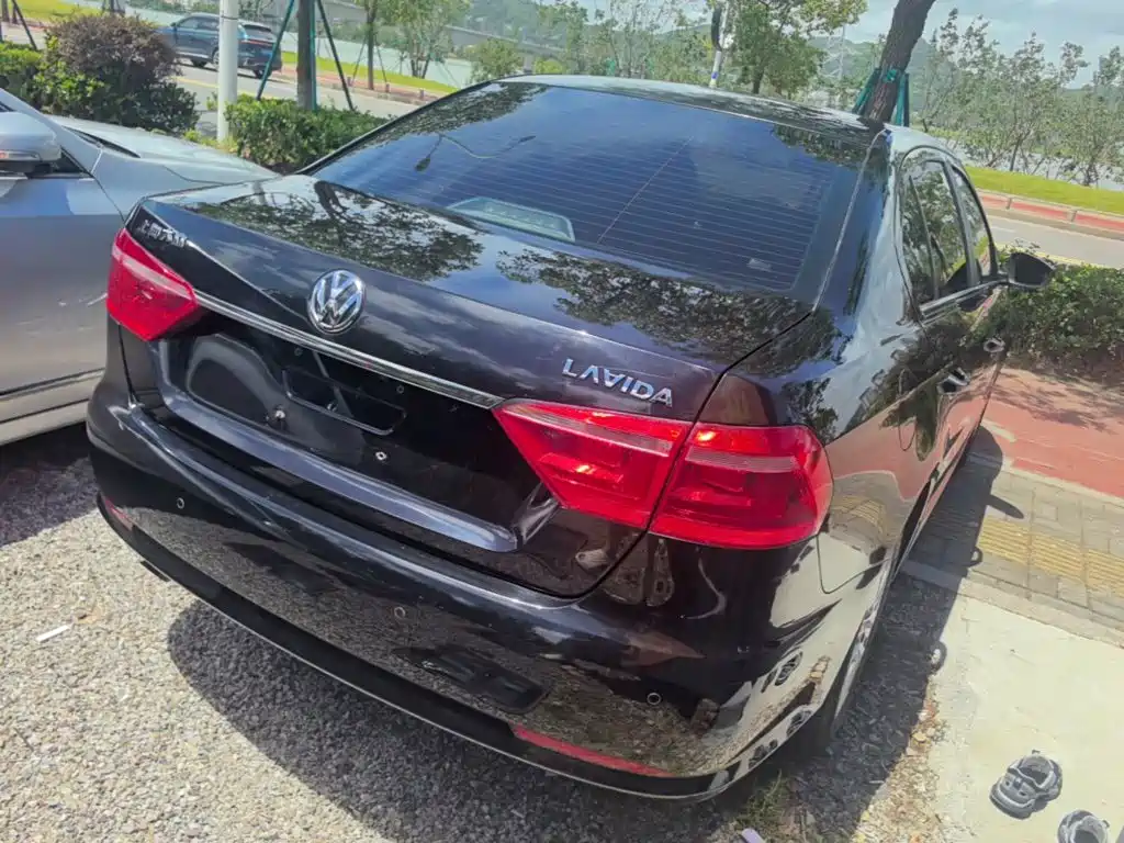 Volkswagen Lavida 2015