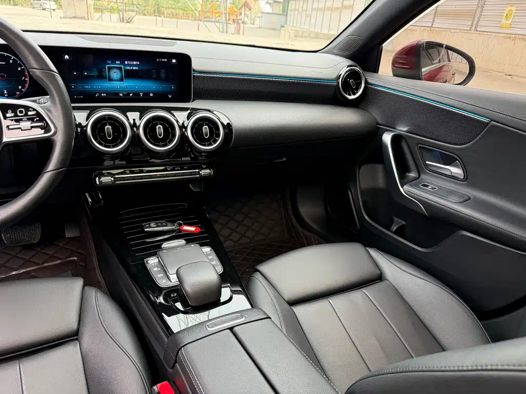 Mercedes-Benz A-Class 2020 — фото 15