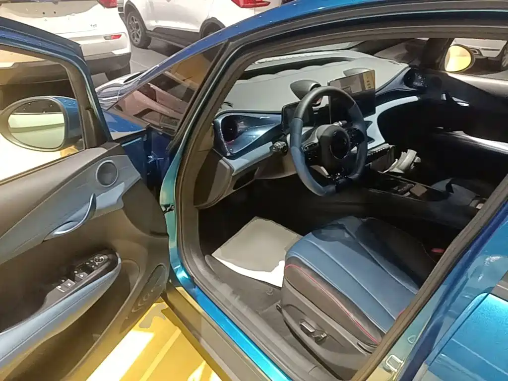 BYD Dolphin 2022 — фото 16