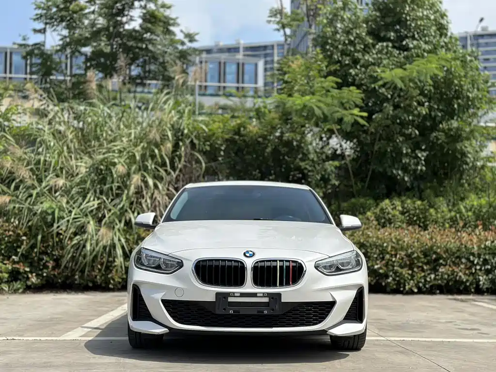 BMW 1 Series 2019 — фото 2