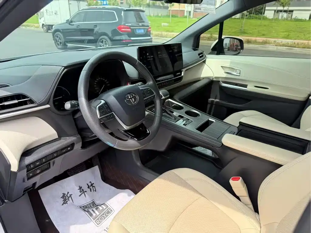 Toyota Sienna 2024