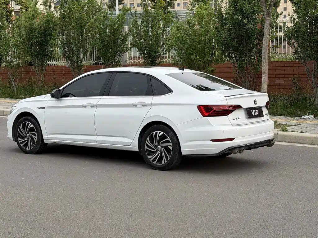 Volkswagen Sagitar 2021