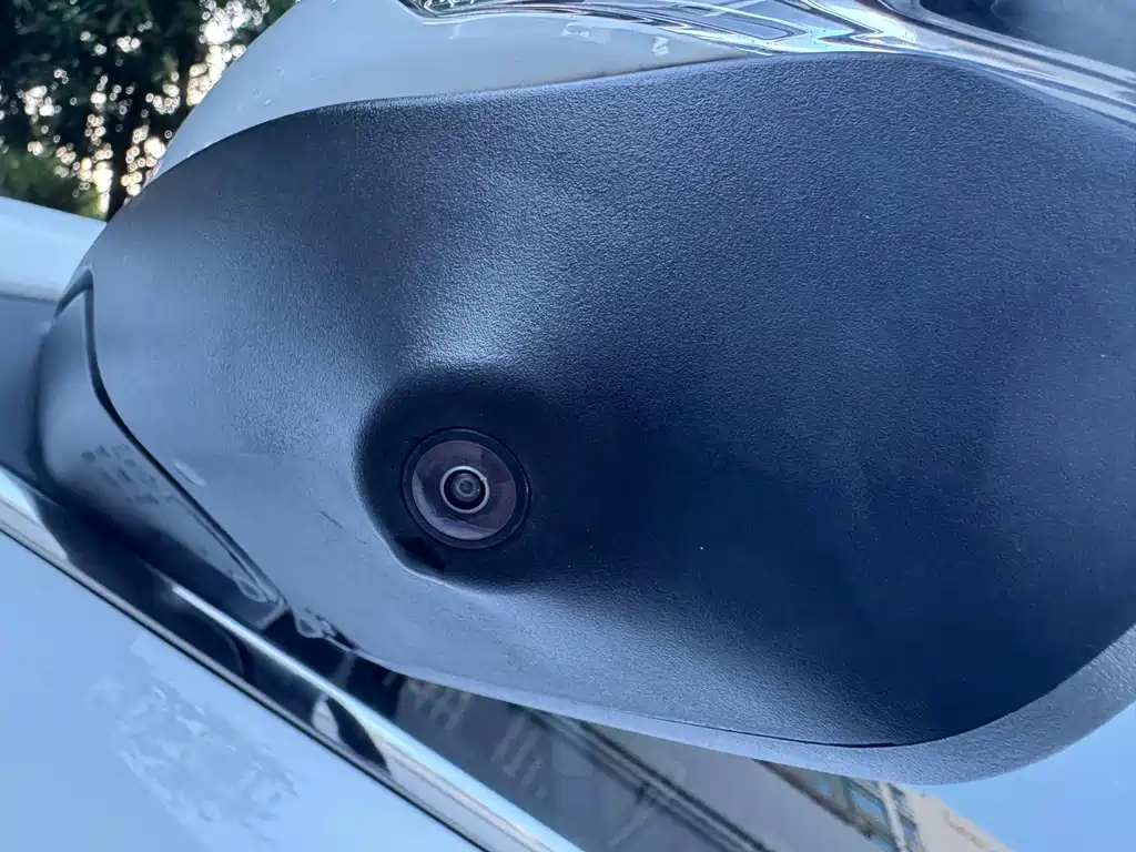 Geely Emgrand 2022
