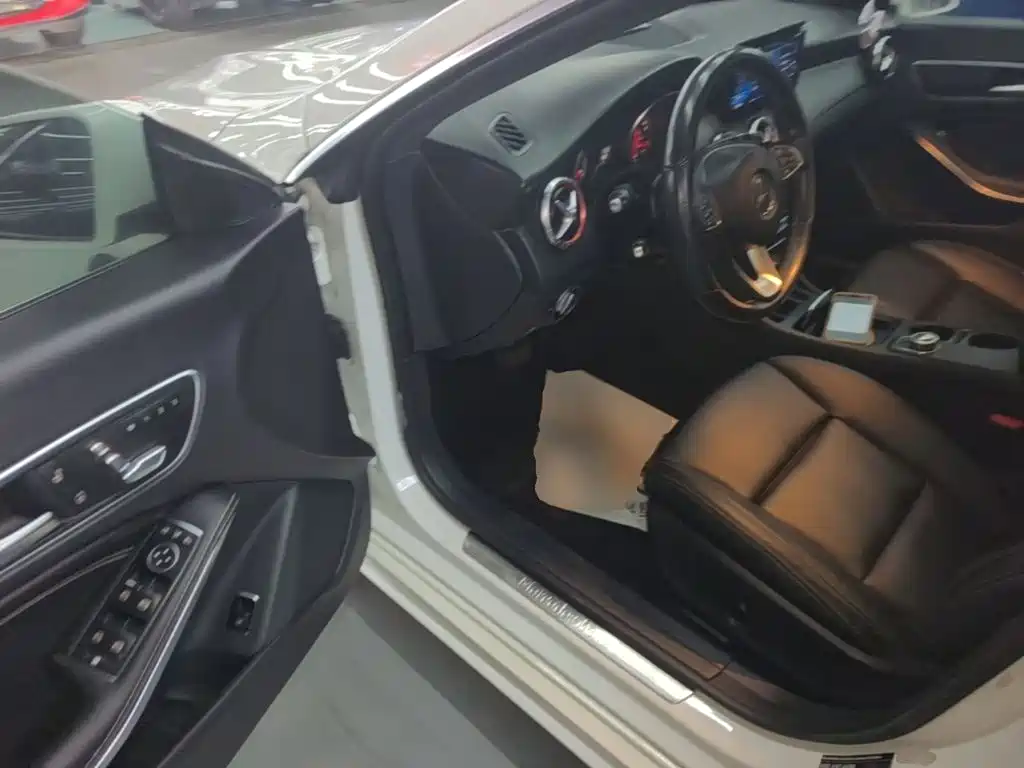 Mercedes-Benz CLA 2016 — фото 16