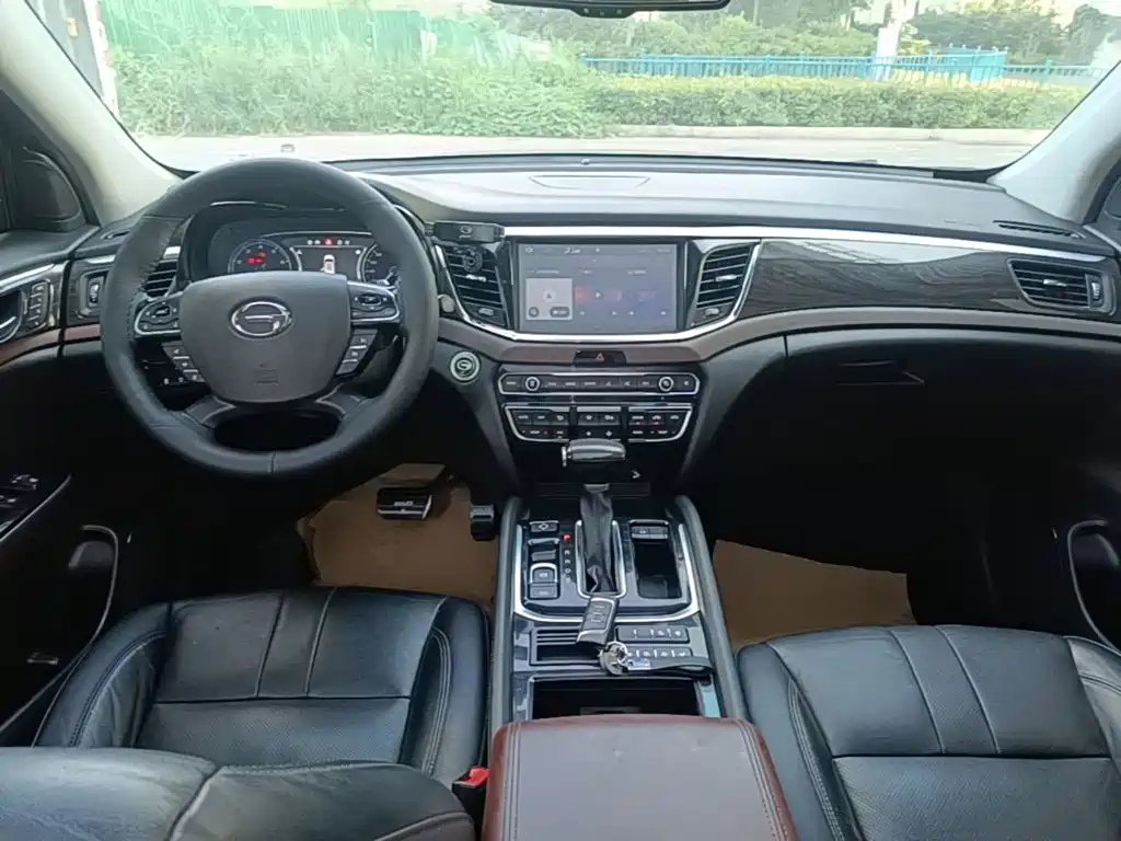GAC Trumpchi GS8 2018 — фото 10