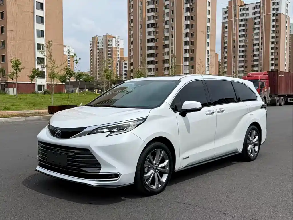 Toyota Sienna 2024