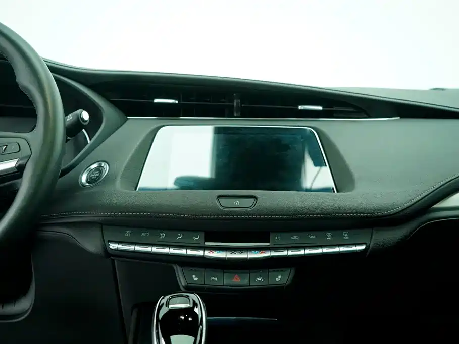 Cadillac XT4 2022 — фото 15