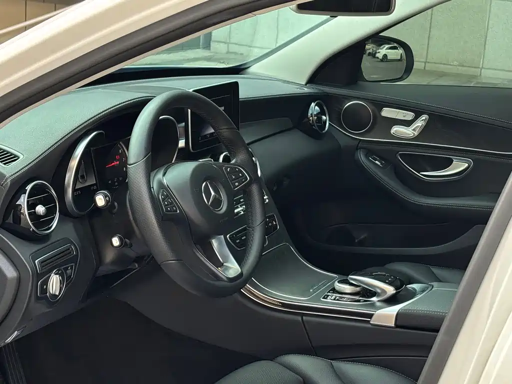 Mercedes-Benz C-Class 2018 — фото 15