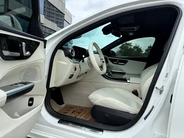 Mercedes-Benz C-Class 2023