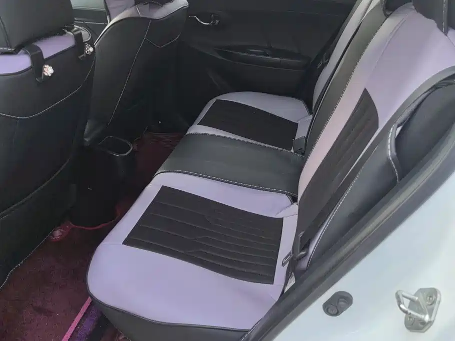 Toyota Yaris L 2018 — фото 11