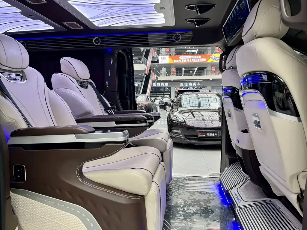 Mercedes-Benz Vito 2023 — фото 16