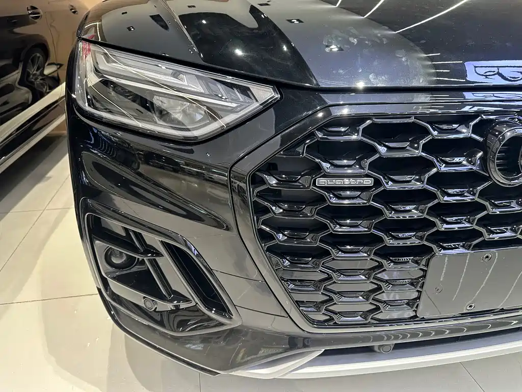 Audi Q5L Sportback 2023 — фото 4