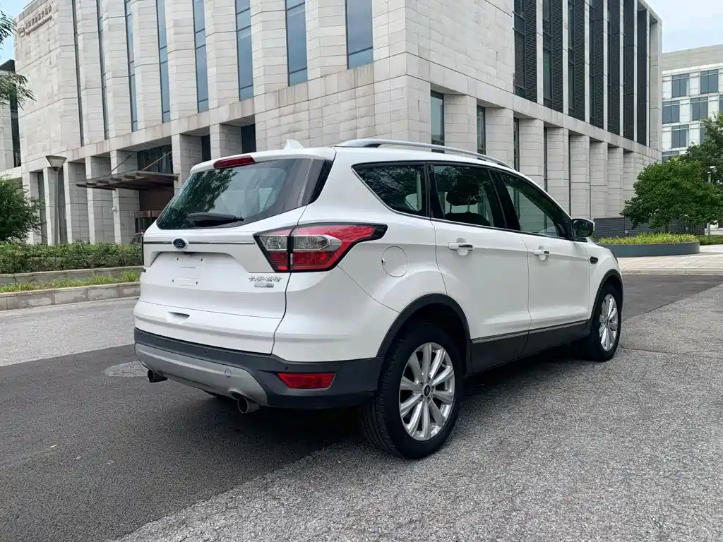 Ford Kuga 2018 — фото 10