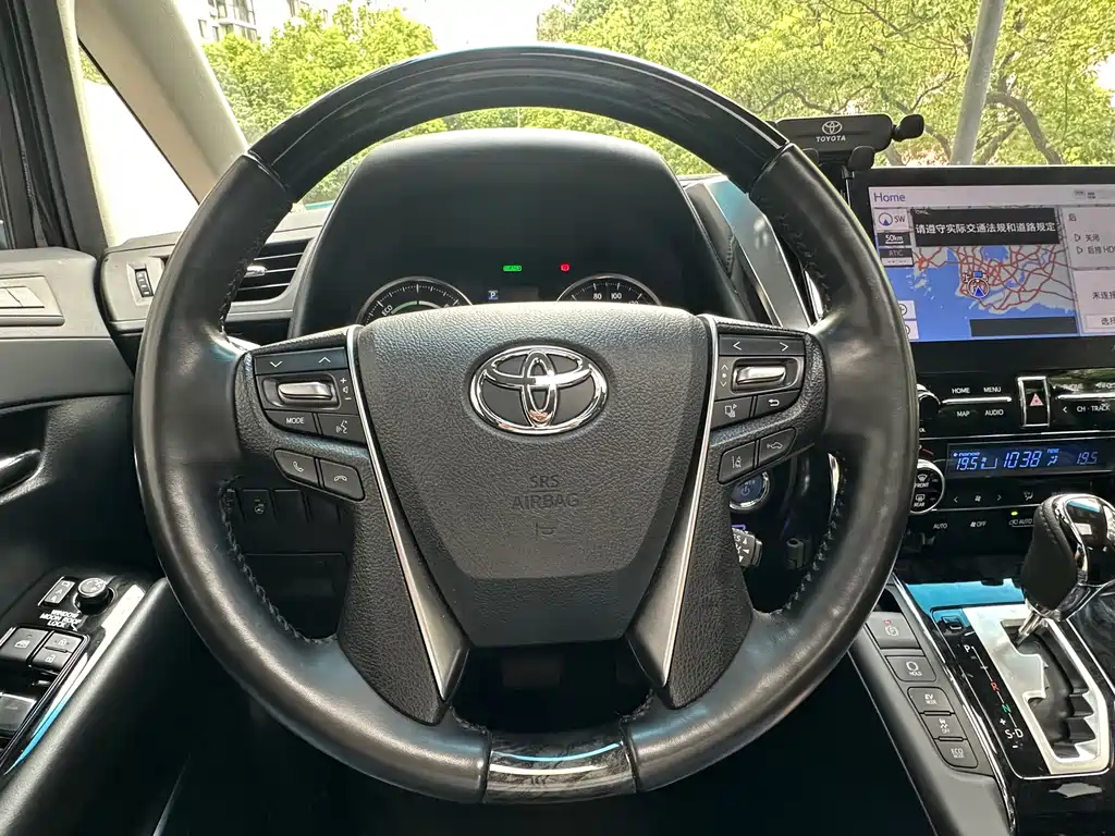 Toyota Vellfire 2022 — фото 8
