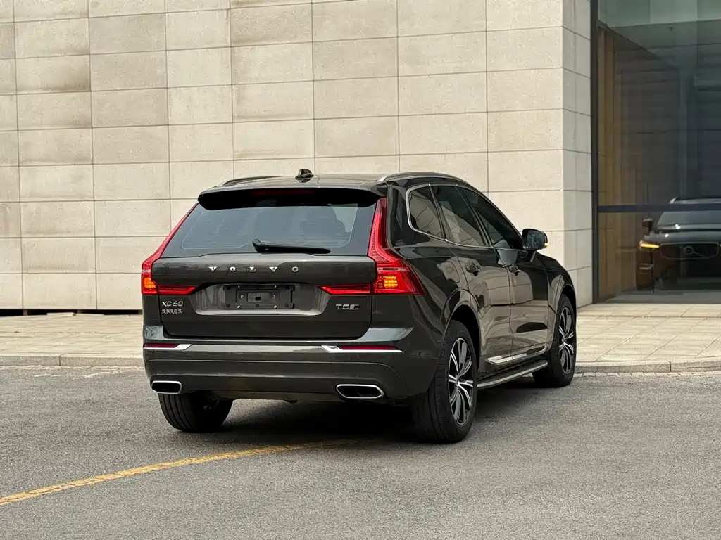 Volvo XC60 2020 — фото 20