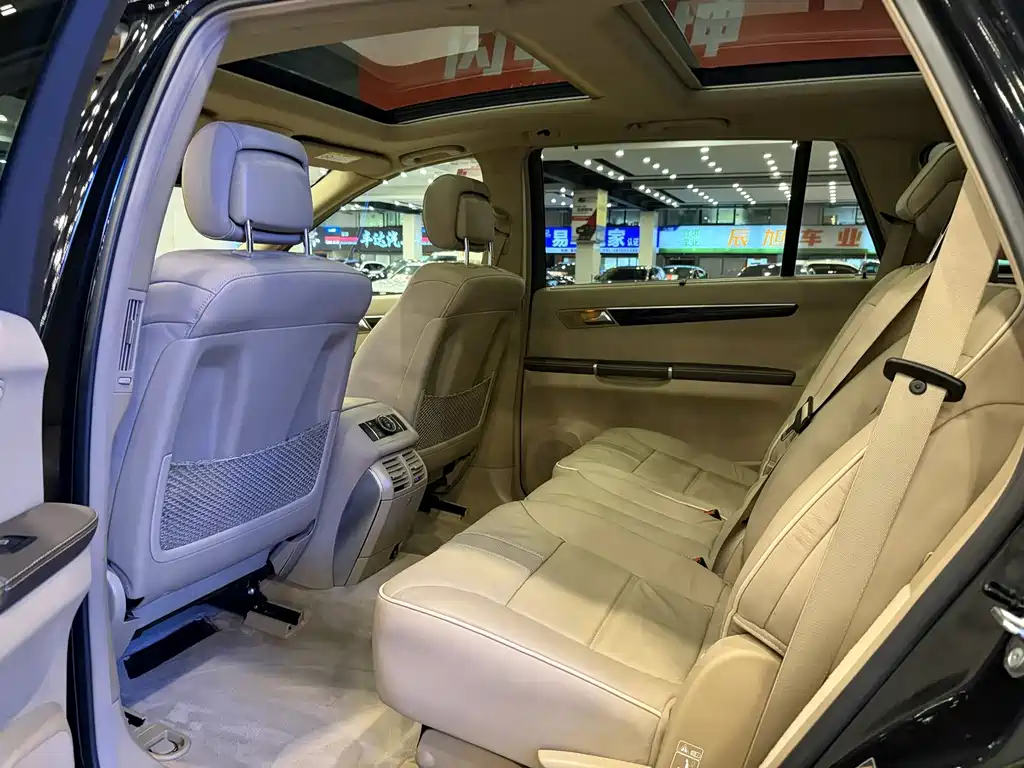 Mercedes-Benz R-Class 2018 — фото 9