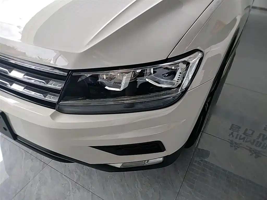 Volkswagen Tiguan L 2020 — фото 24