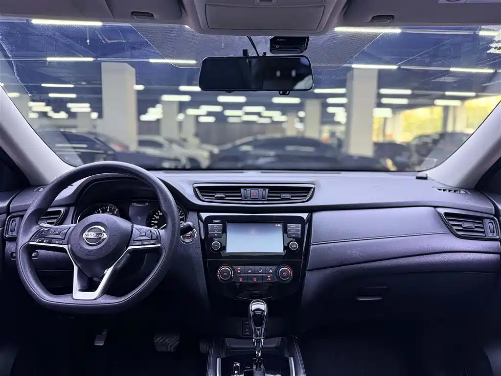 Nissan X-Trail 2018 — фото 10