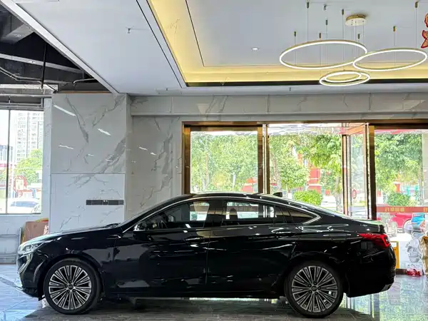Hongqi H5 2022