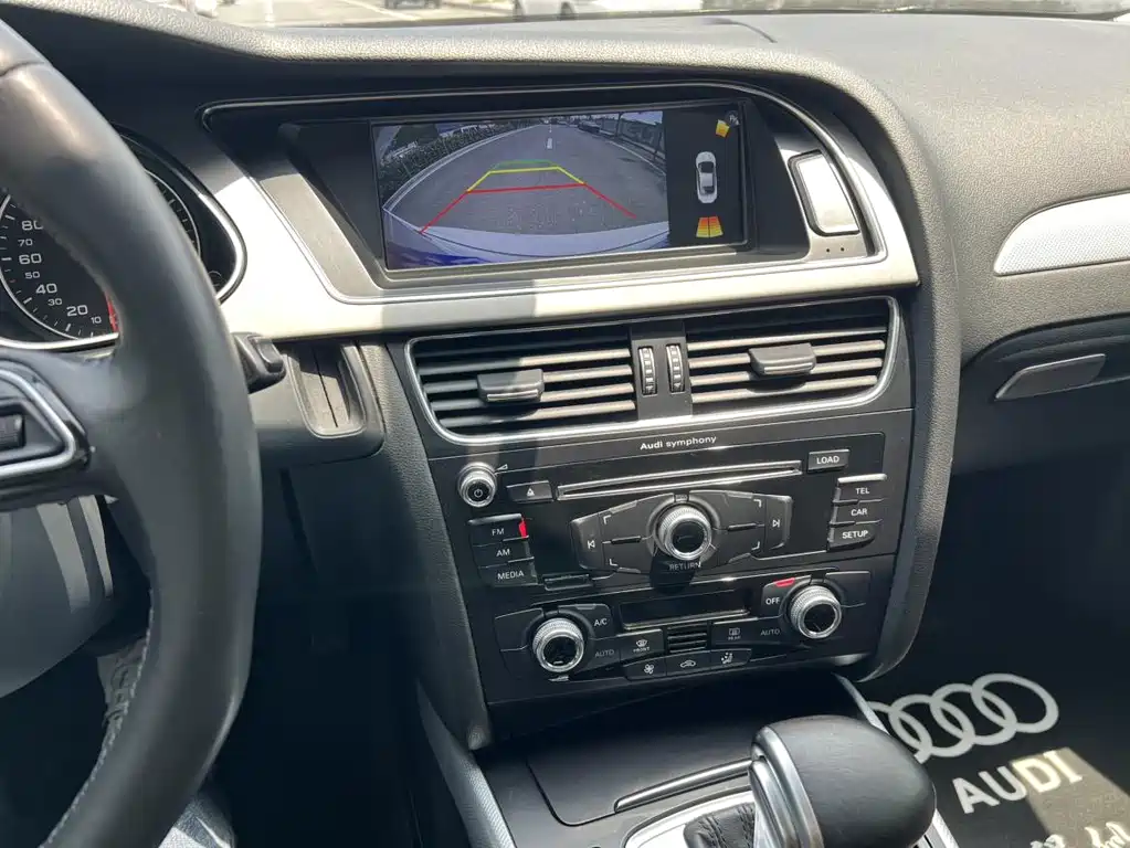 Audi A4L 2016