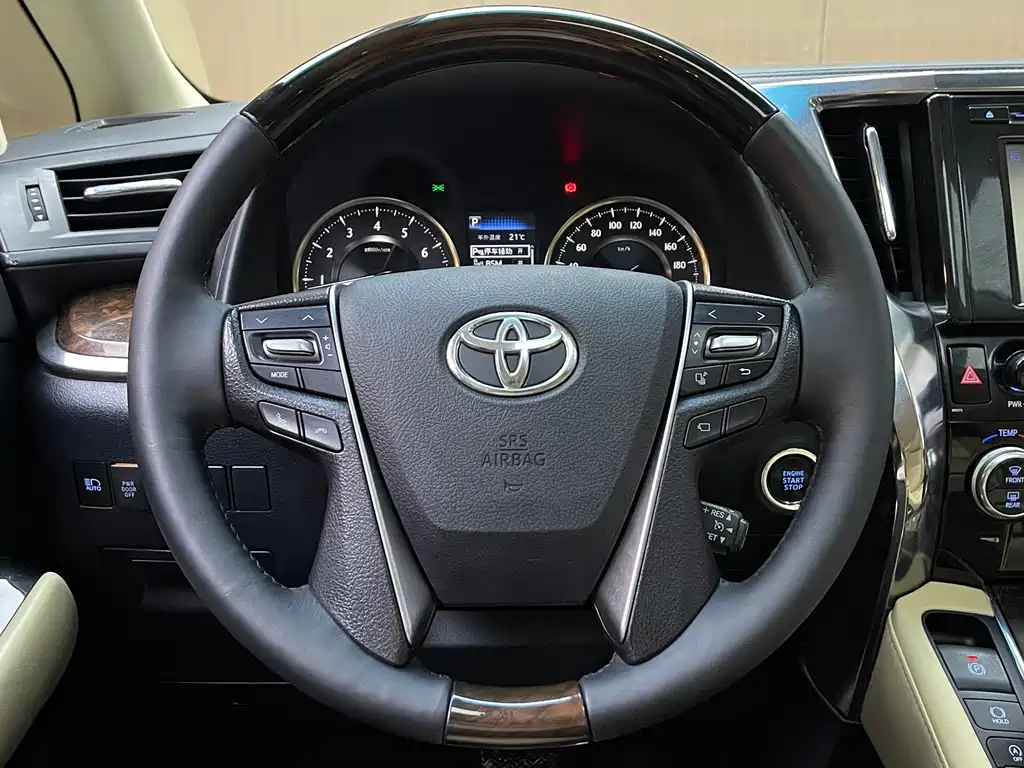 Toyota Alphard 2018 — фото 12