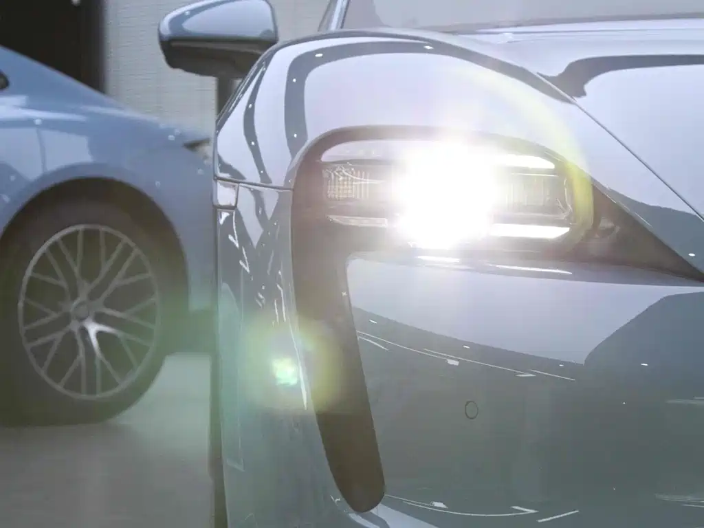 Porsche Taycan 2023 — фото 8