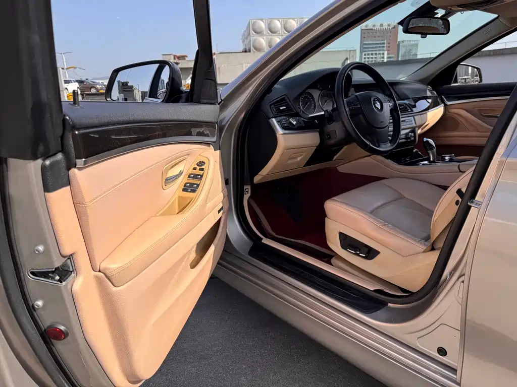 BMW 5 Series 2013 — фото 15