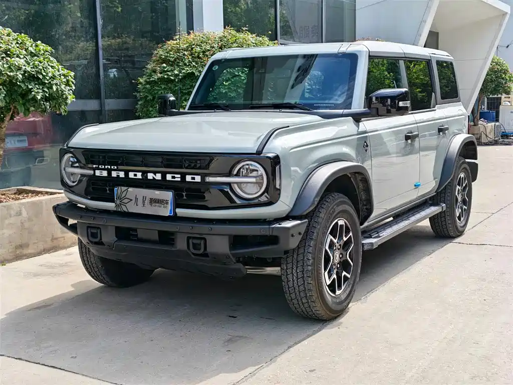 Ford Bronco 2025 — фото 1