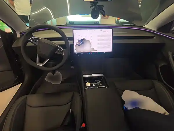 Tesla Model 3 2025