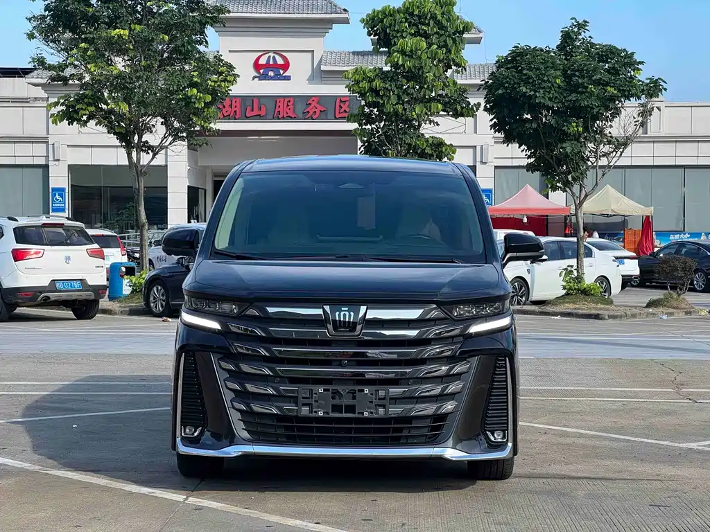 Toyota Vellfire 2024 — фото 2