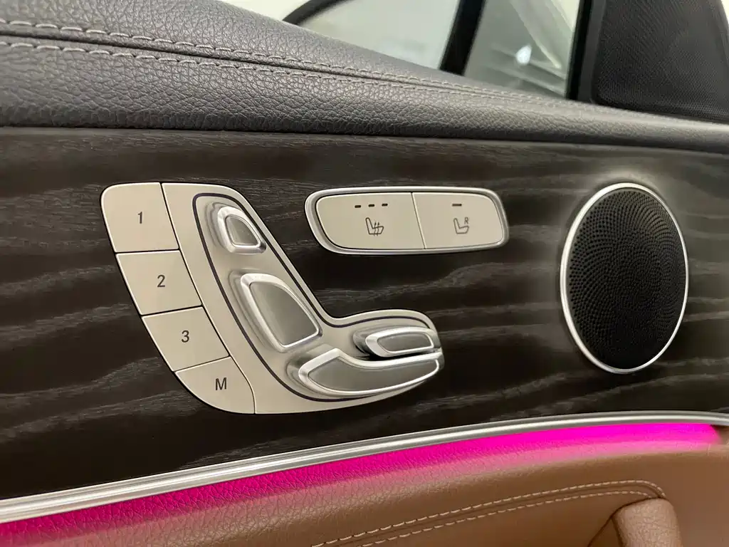 Mercedes-Benz E-Class 2019 — фото 12