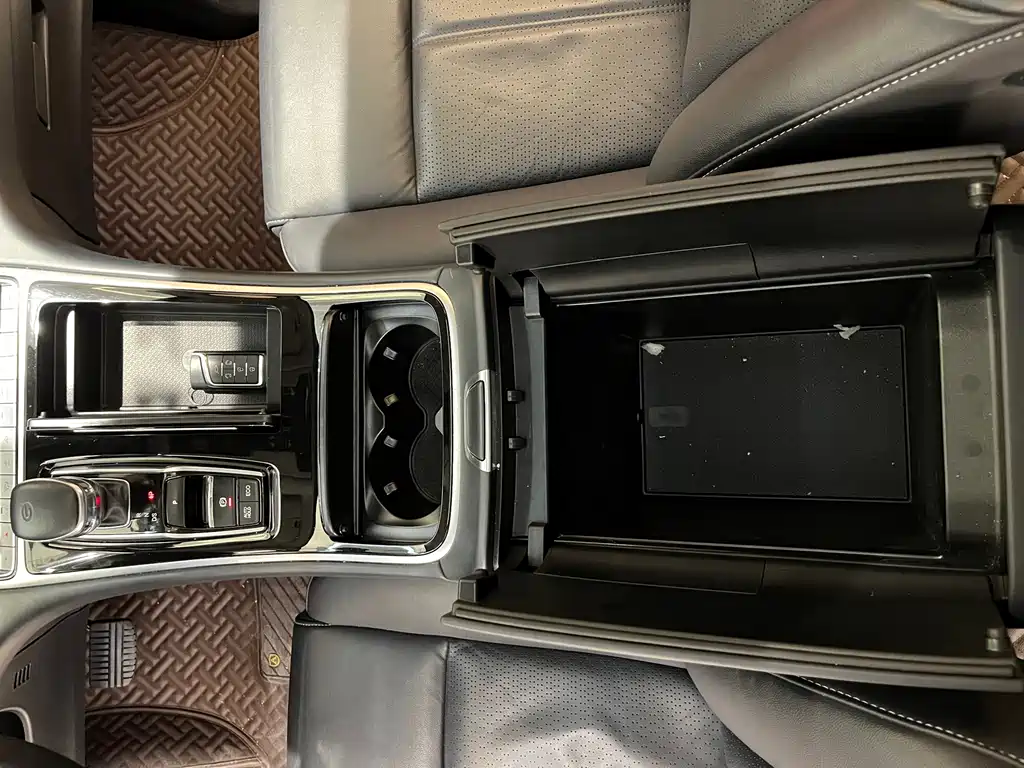 GAC Motor Trumpchi M8 2022 — фото 18